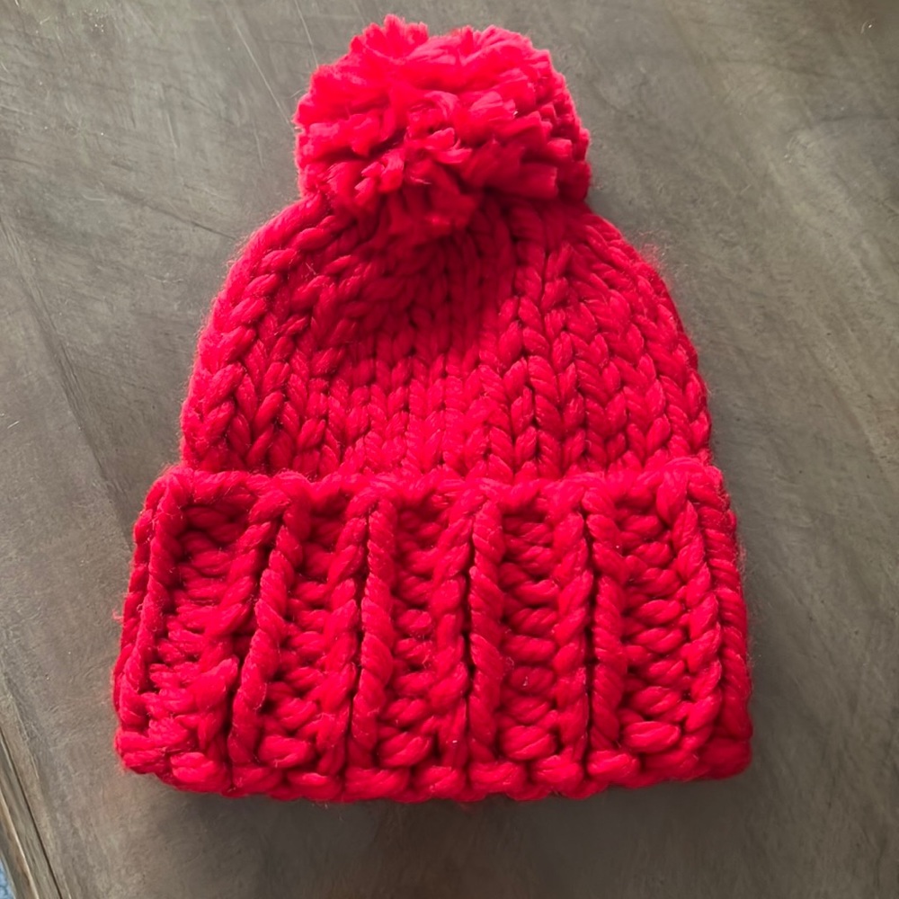Pom hat never worn